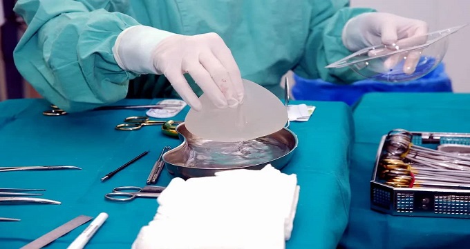 جراحی پروتز سینه چیست ؟